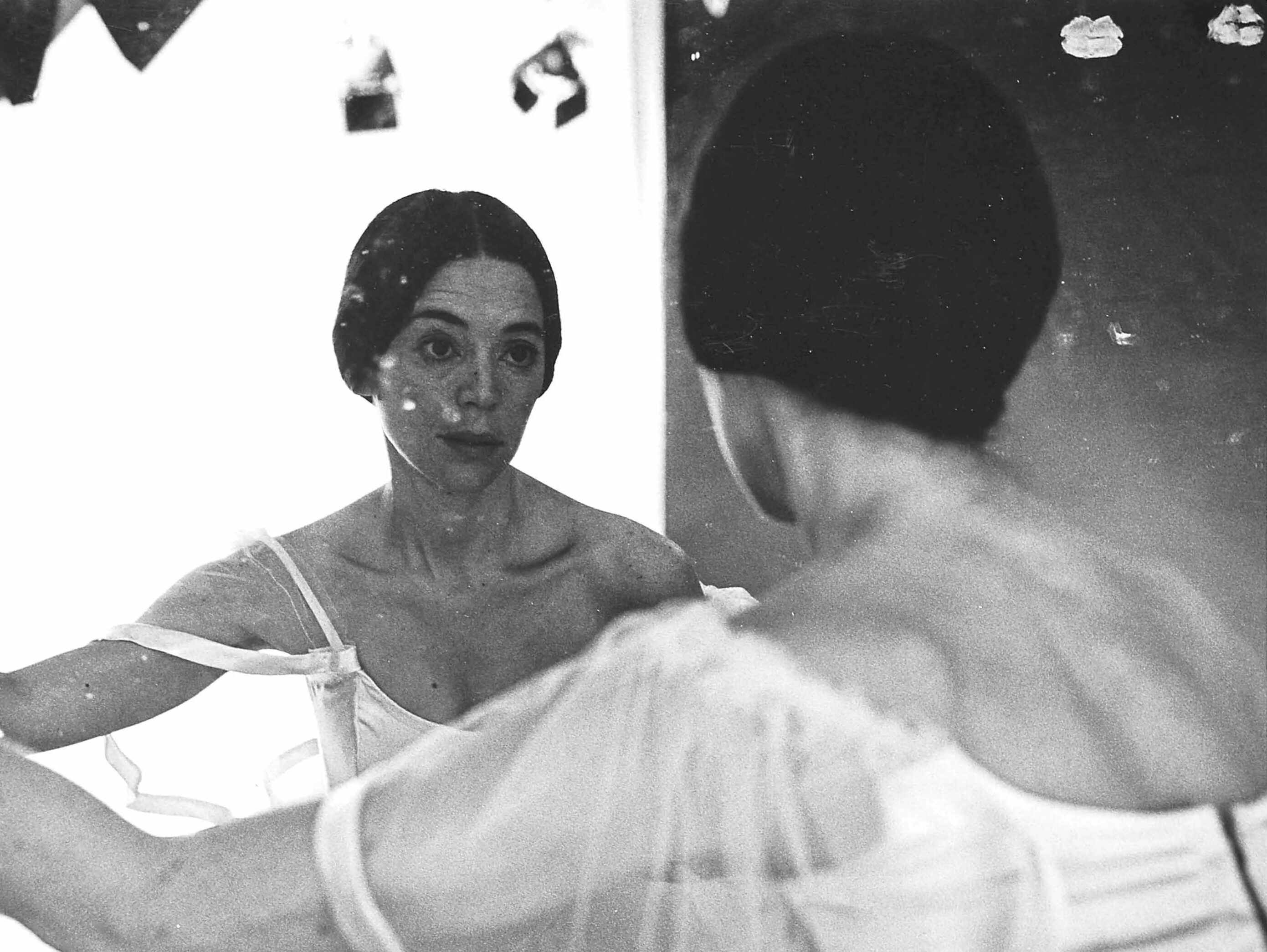 antin-the-two-eleanors-1973_main