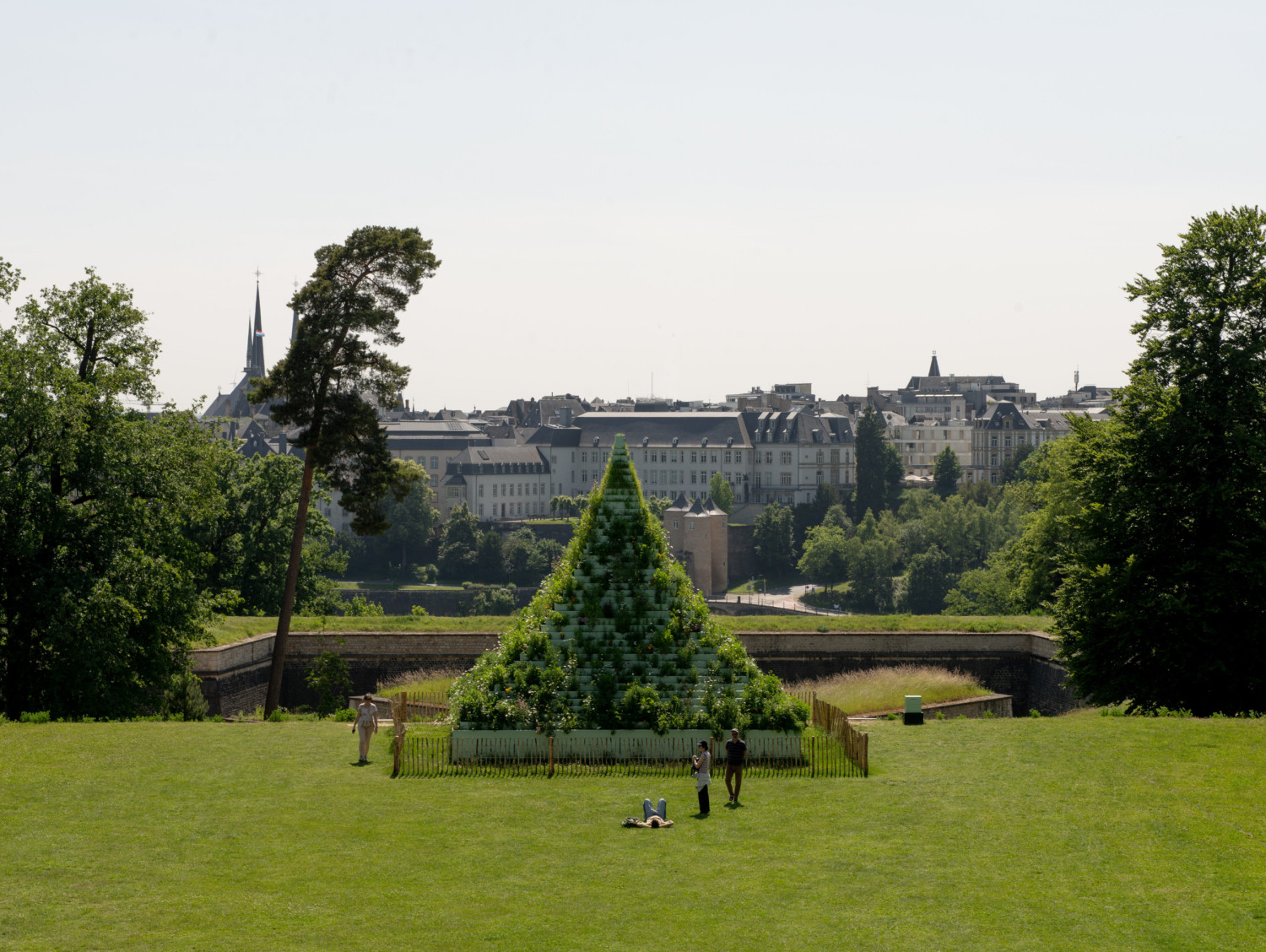 2025_06_12_AgnesDenes_TheLivingPyramid_-_MudamLuxembourg_Photo_OlivierHoffmann_4_main
