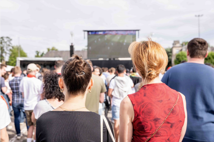 photo-public-viewing-echo-lu_main