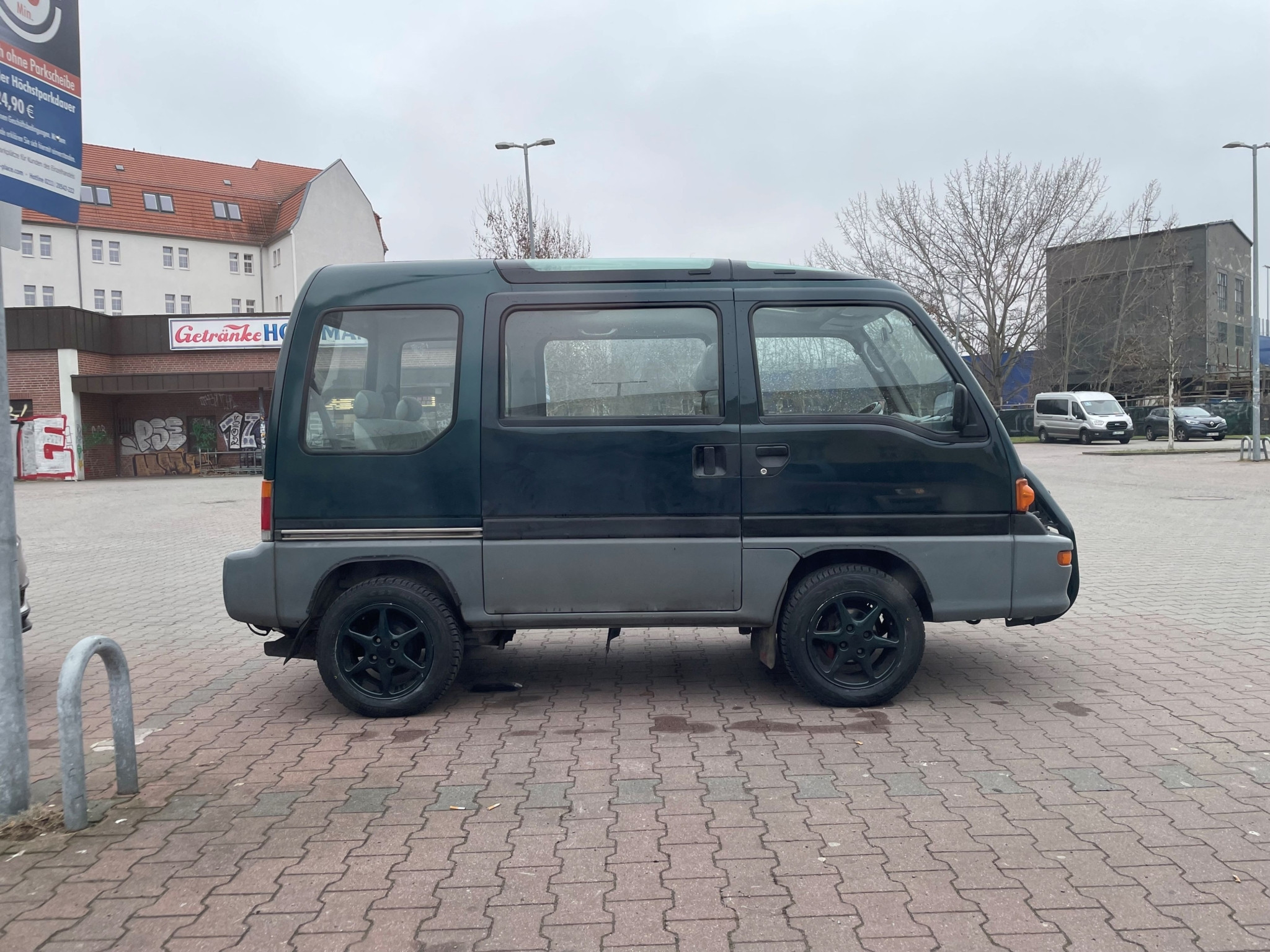 Pisse-2025-Tourbus-Farbe_WEB_main