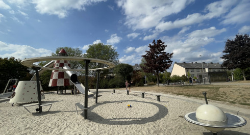 Aire de jeux sur le thème de l'espace au parc Kaltreis à Bonnevoie