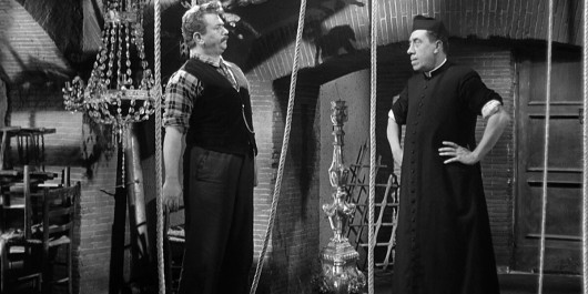 Peppone_Don_Camillo_scontro_nel_campanile_main