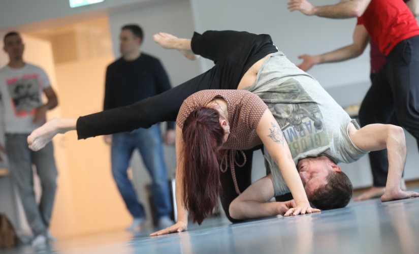 Contact-Improvisation-photo-by-Charles-Diatta_main