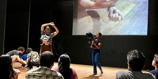 Photo-atelier-video-danse-2-retourhc-Compagnie-AWA_main