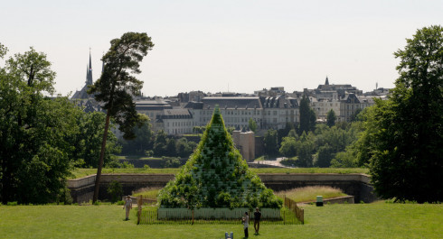 2025_06_12_AgnesDenes_TheLivingPyramid_-_MudamLuxembourg_Photo_OlivierHoffmann_4_main