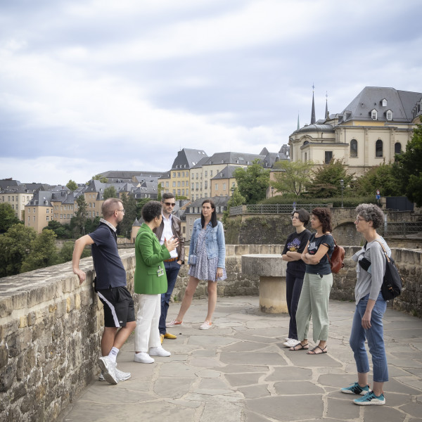 Group of visitors on the "City Promenade"